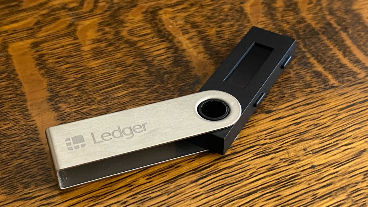 Ledger 硬件钱包设备实物图